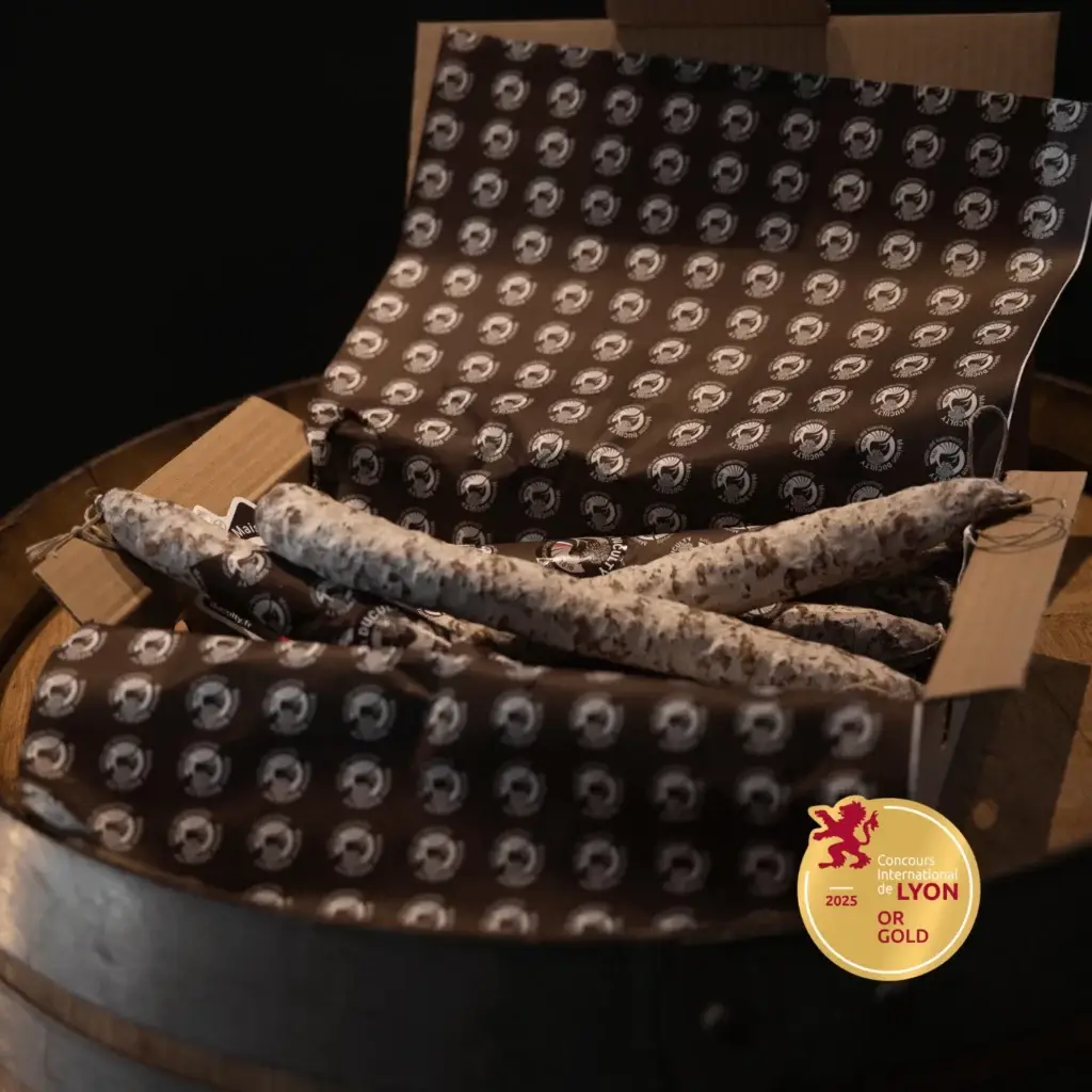 Saucibox Maison DUCULTY contenant 7 saucisses sèches artisanales, assortiment de charcuterie fine française
